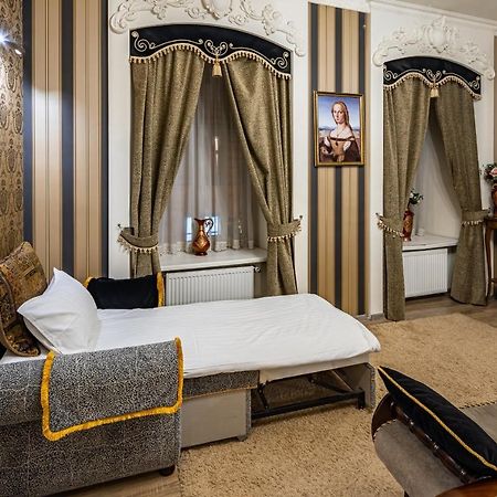 Classic Royal Central Apartment. Balcony And A/C Leopoli Esterno foto