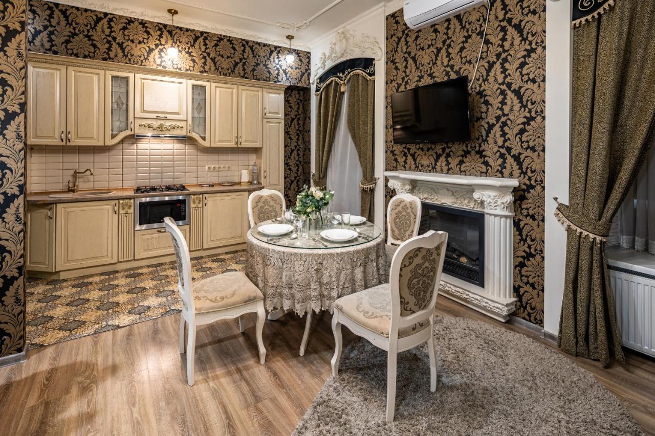 Classic Royal Central Apartment. Balcony And A/C Leopoli Esterno foto