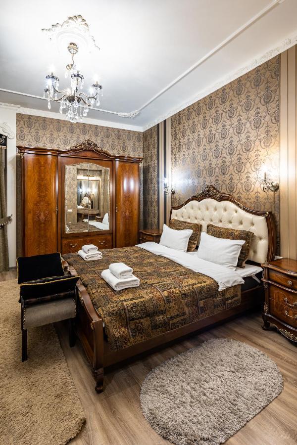 Classic Royal Central Apartment. Balcony And A/C Leopoli Esterno foto