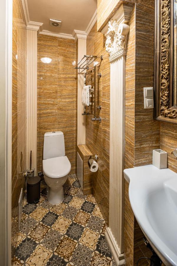 Classic Royal Central Apartment. Balcony And A/C Leopoli Esterno foto